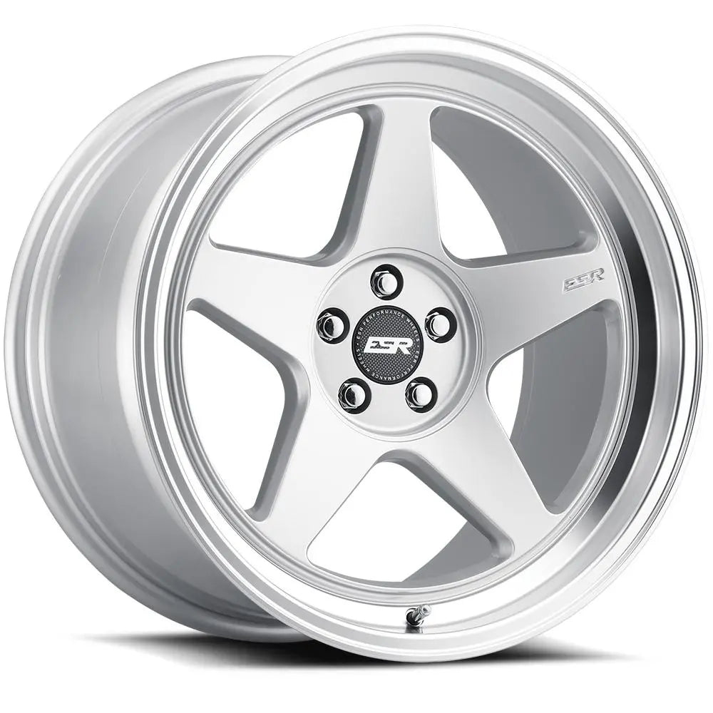 ESR CR5 Hyper Silver wheel