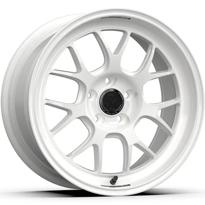 Fifteen52 Apex RSR Gloss White wheel