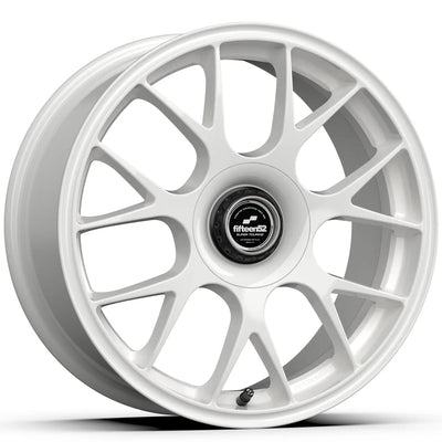 Fifteen52 Apex Gloss White wheel