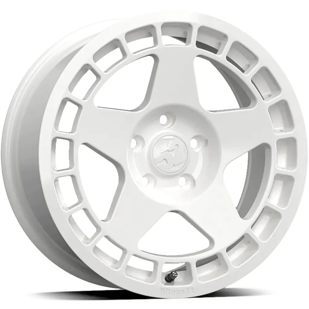 Fifteen52 Turbomac White wheel