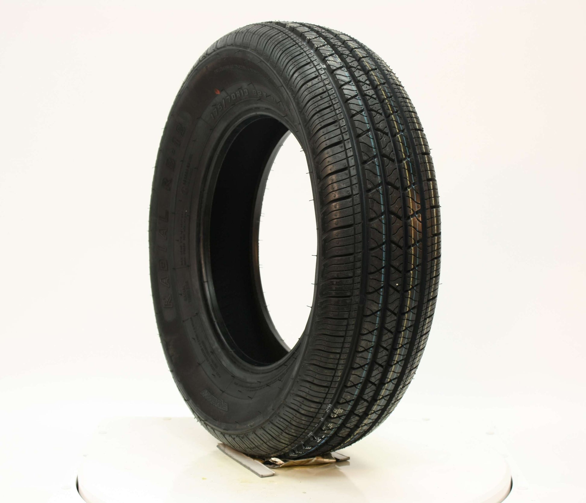 Ironman 175/65R14 RB-12 82T