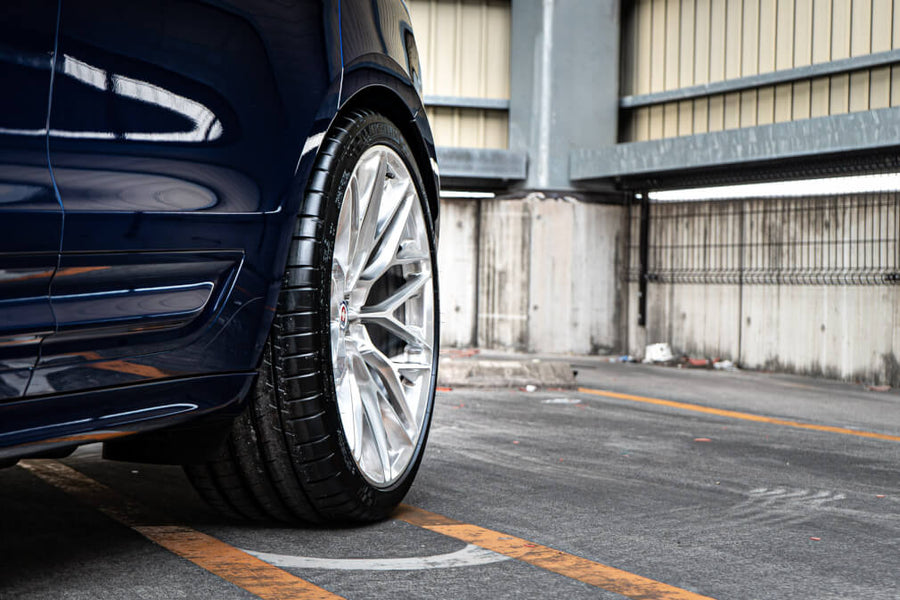 HRE P200 forged wheel on Porsche Macan T