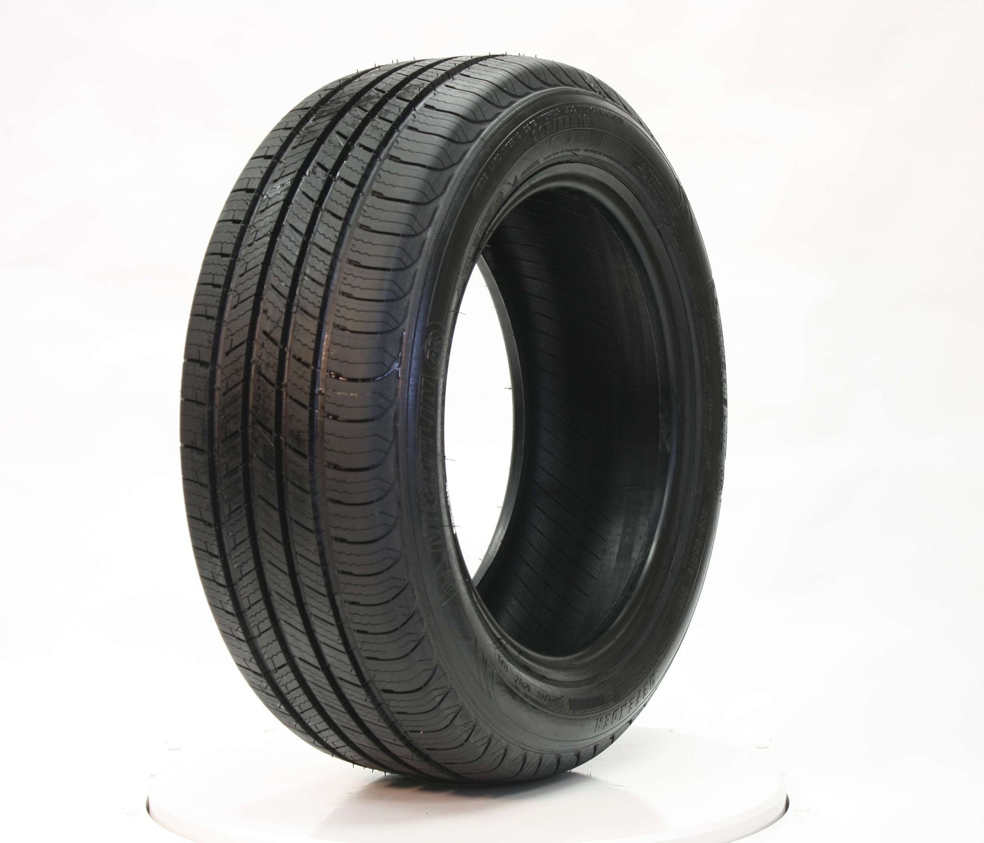 Michelin 225/55R18 Defender 98T