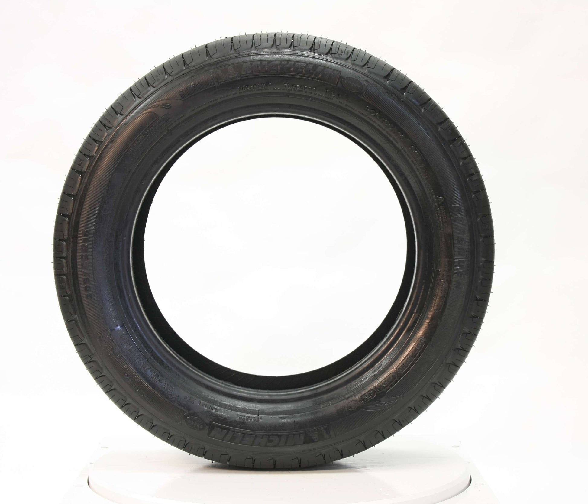 Michelin 225/55R18 Defender 98T