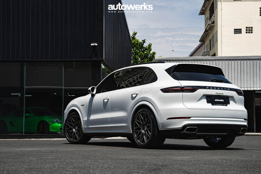 HRE 300M forged wheel on Porsche Cayenne E Hybrid