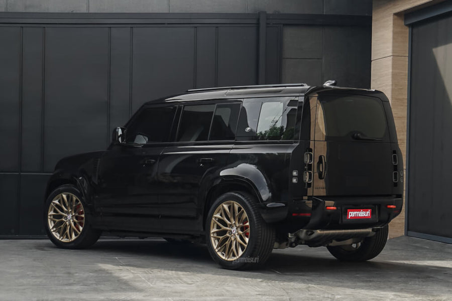 HRE P200 forged wheel on Land Rover Defender