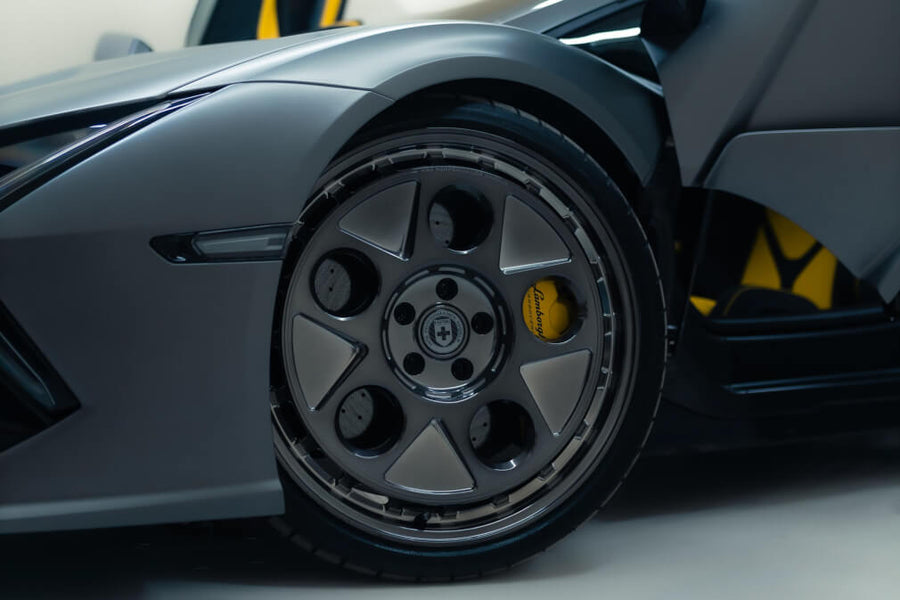 HRE 454 GTM forged wheel on Lamborghini Reveulto
