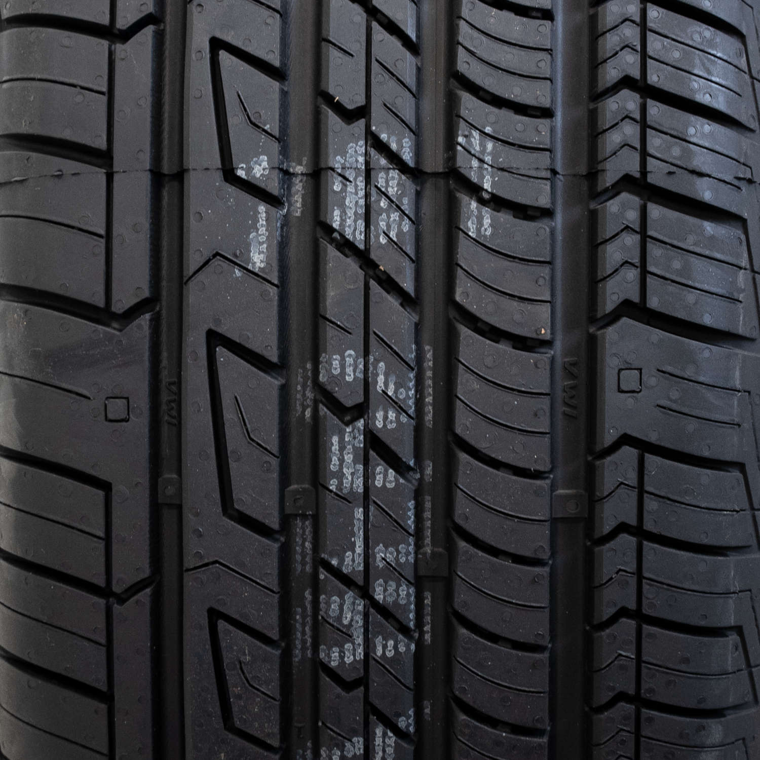 Cooper CS5 Ultra Touring 245/45R18