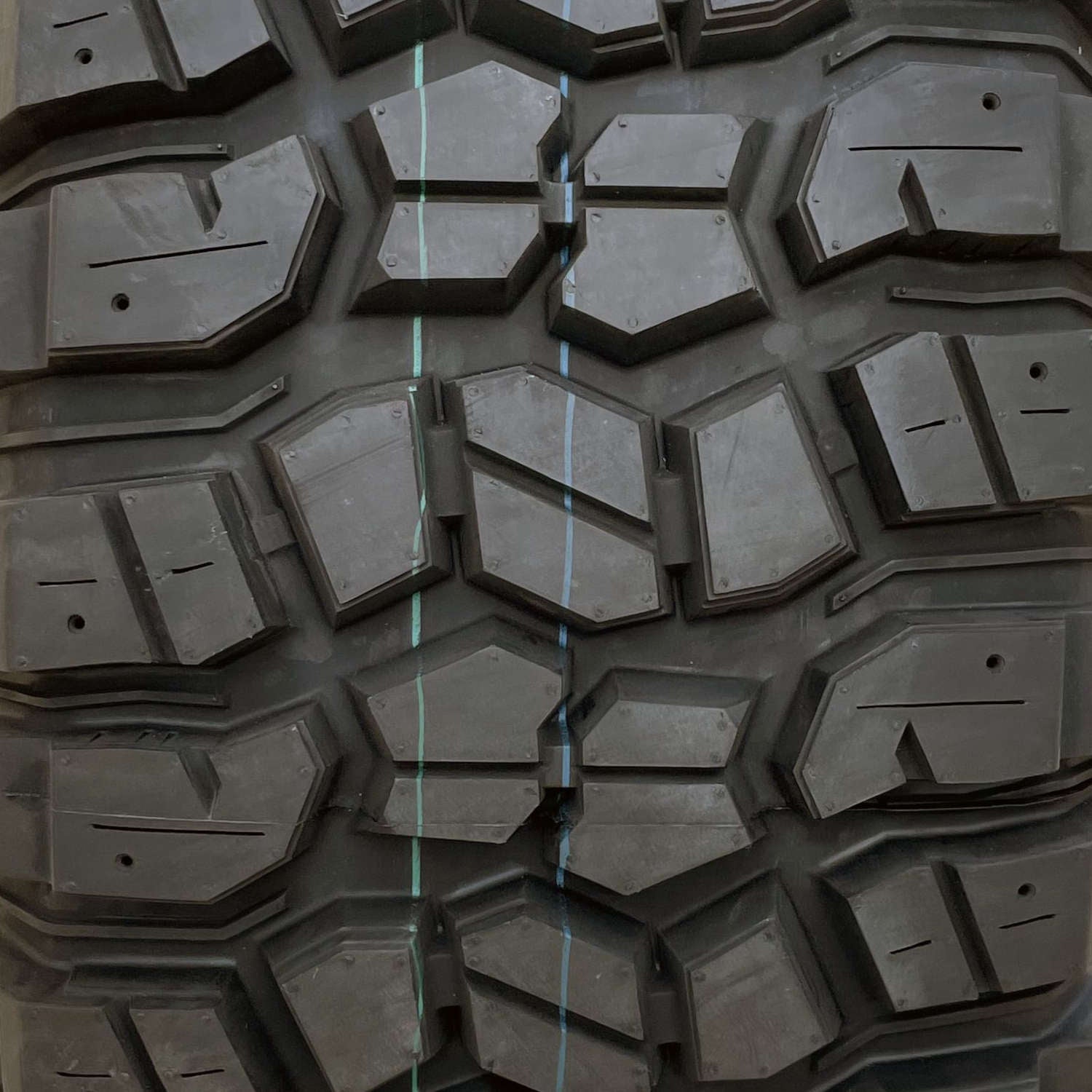 Kenda Klever MT2 33x12.50R15LT
