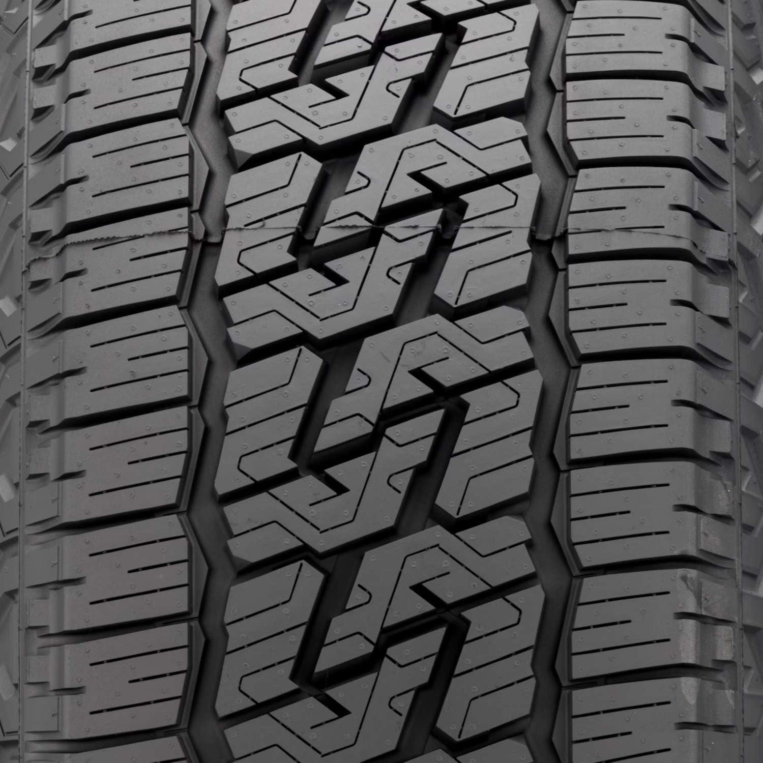Nitto Nomad Grappler 265/70R17