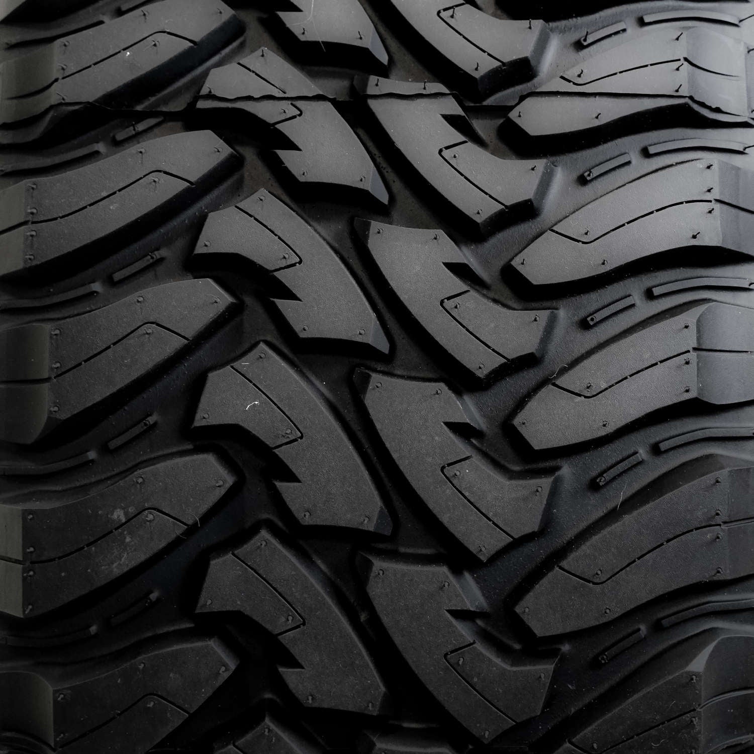 Toyo Tires Open Country M/T LT285/75R16