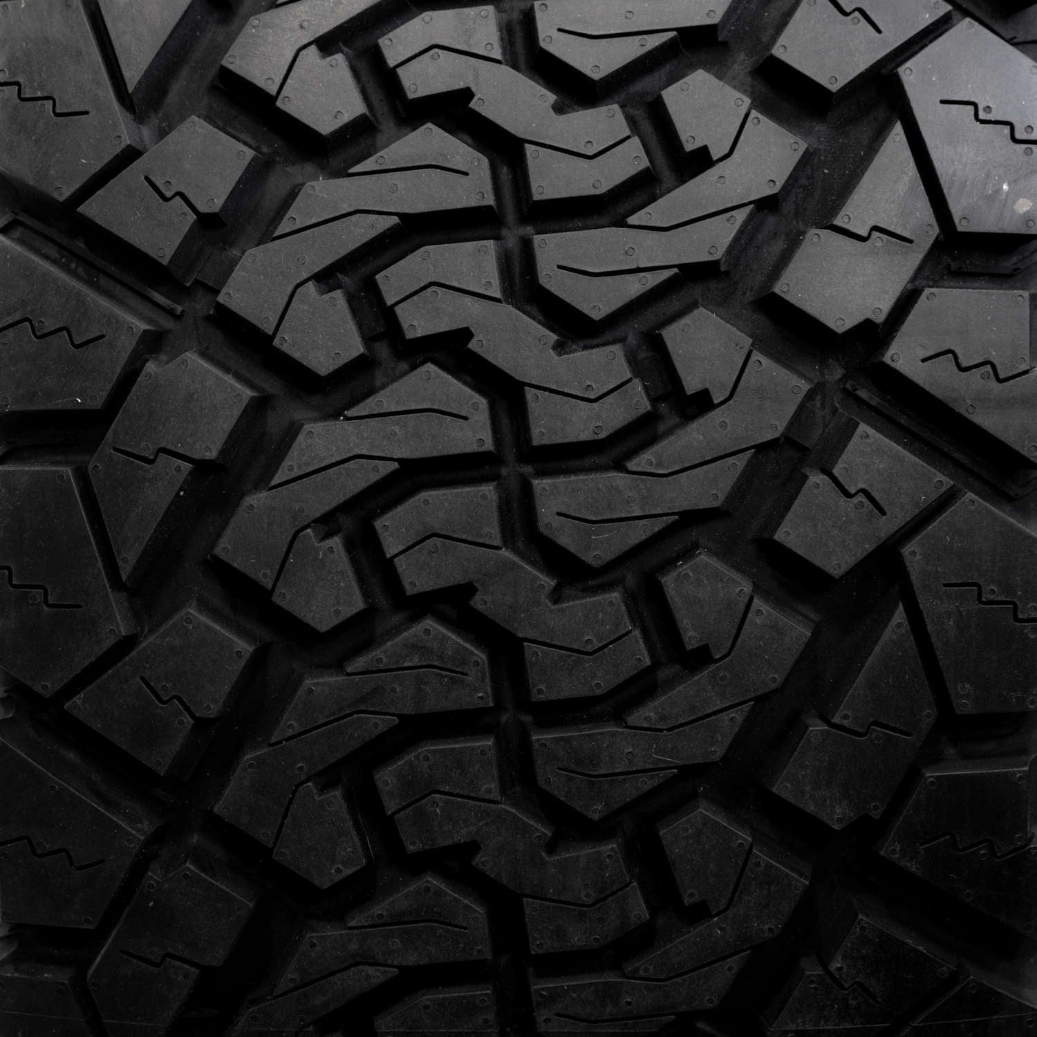 Venom Power Terra Hunter X/T 33x12.50R20LT