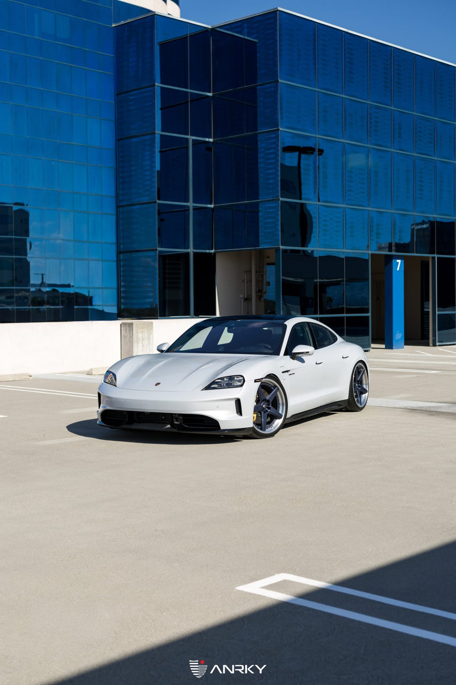 ANRKY RS5.3 forged wheel on Porsche Taycan Turbo S