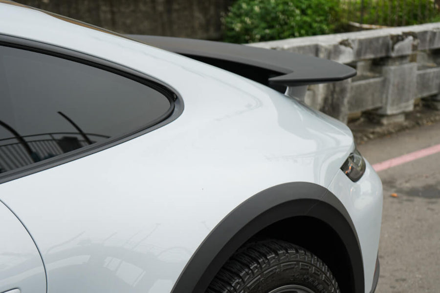 HRE RC103 forged wheel on Porsche 992 Dakar White