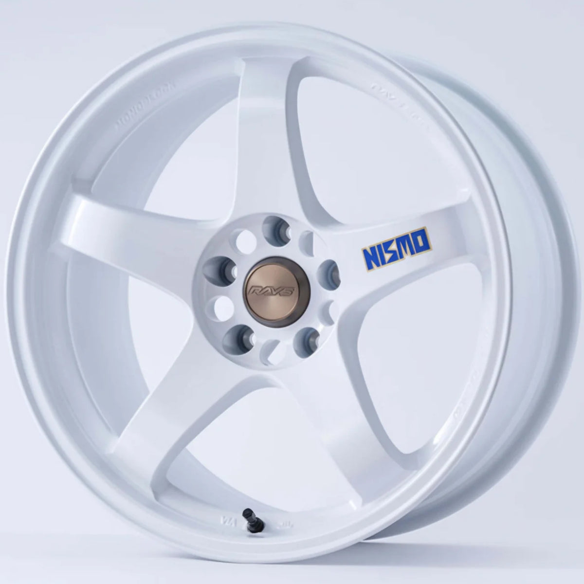 Nismo LMGT4 40th Anniversary White Wheel